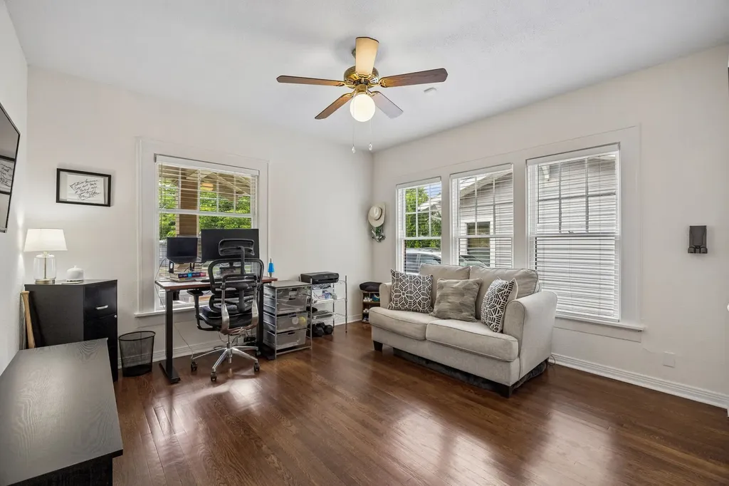 6106 Worth Street Dallas TX 75214