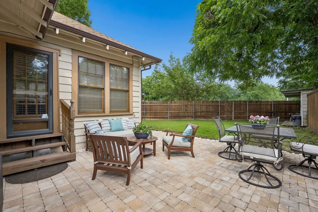 6106 Worth Street Dallas TX 75214