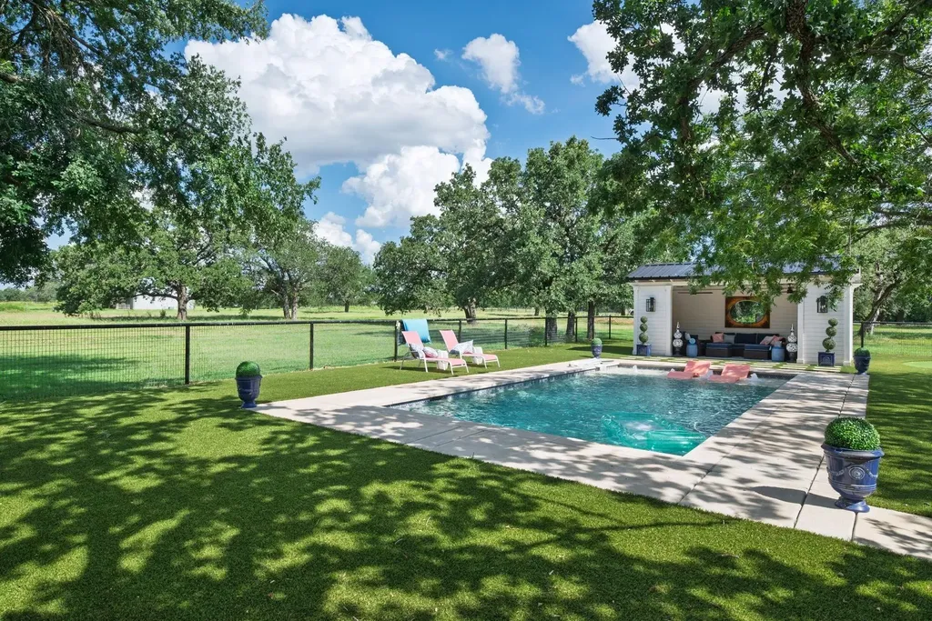 3661 S Highway 281 Mineral Wells TX 76067