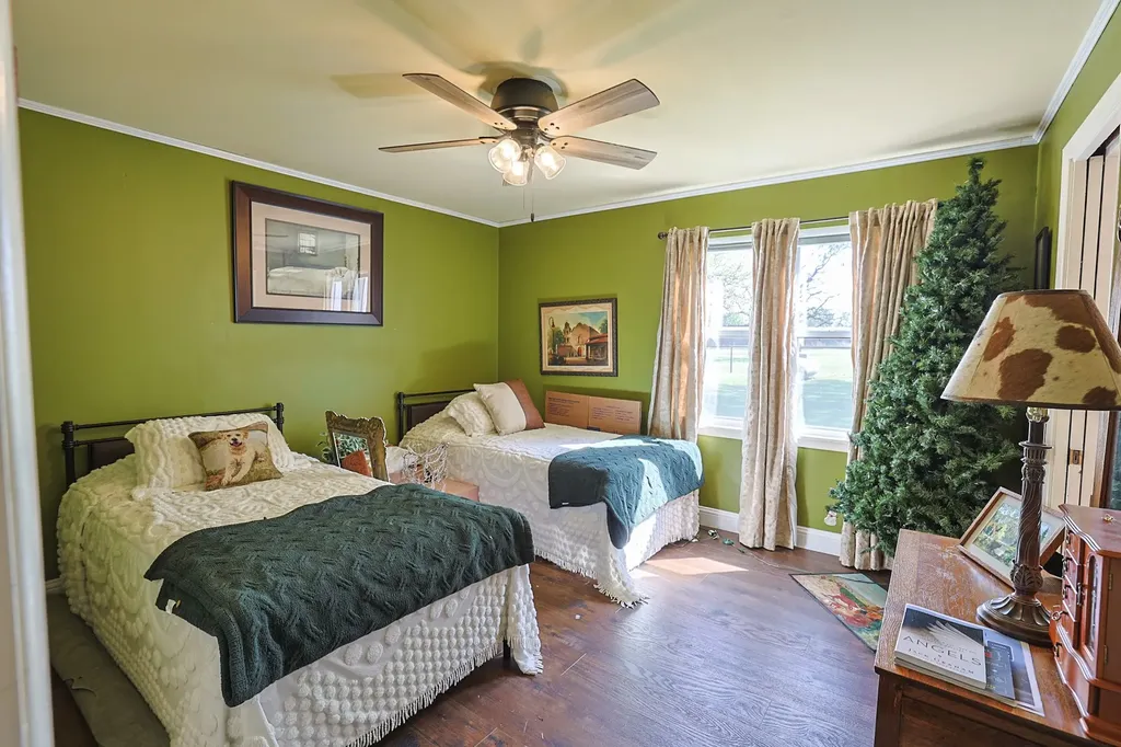 3661 S Highway 281 Mineral Wells TX 76067