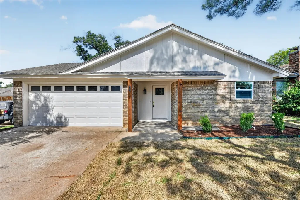 24 Oakmont Court Pantego TX 76013