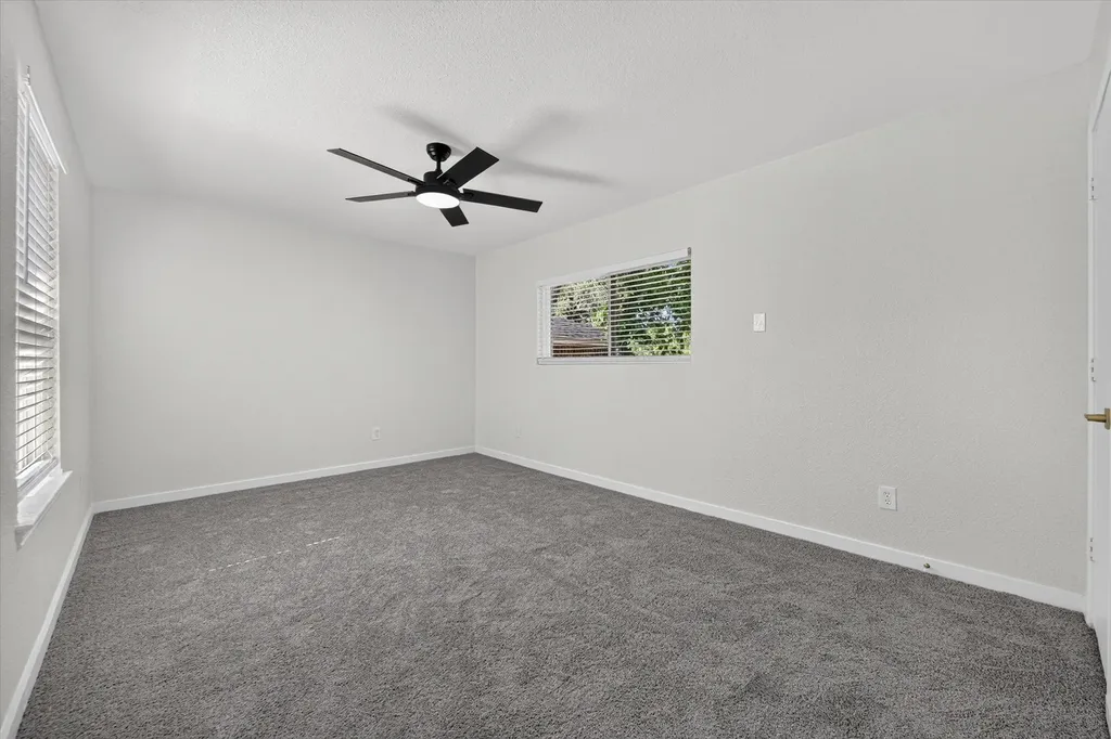 24 Oakmont Court Pantego TX 76013