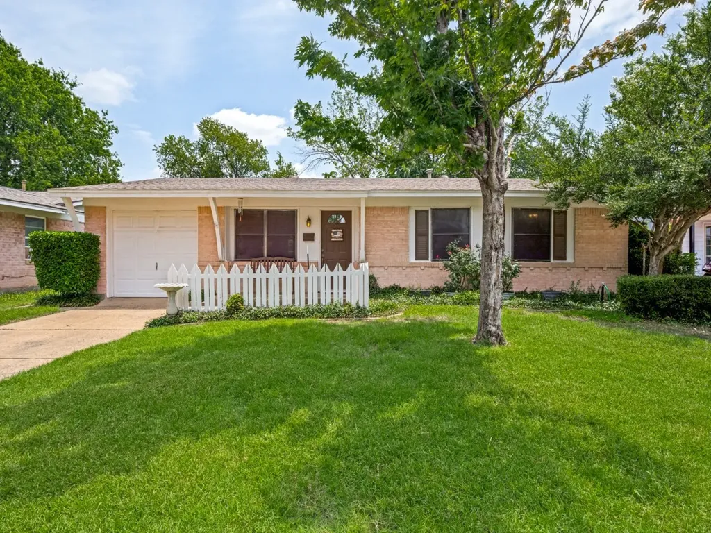 1604 Pleasant Run Road Carrollton TX 75006