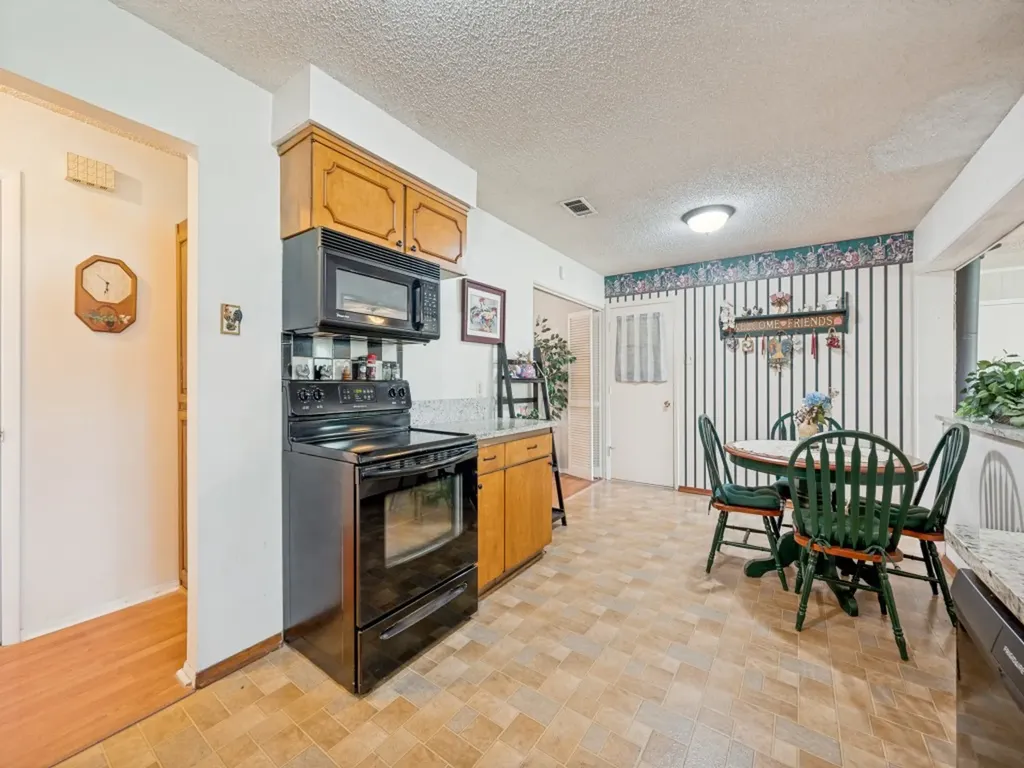 1604 Pleasant Run Road Carrollton TX 75006