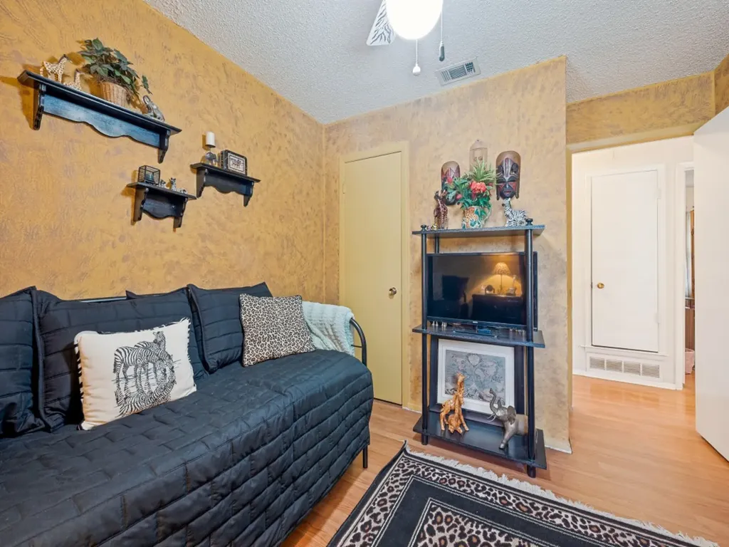 1604 Pleasant Run Road Carrollton TX 75006