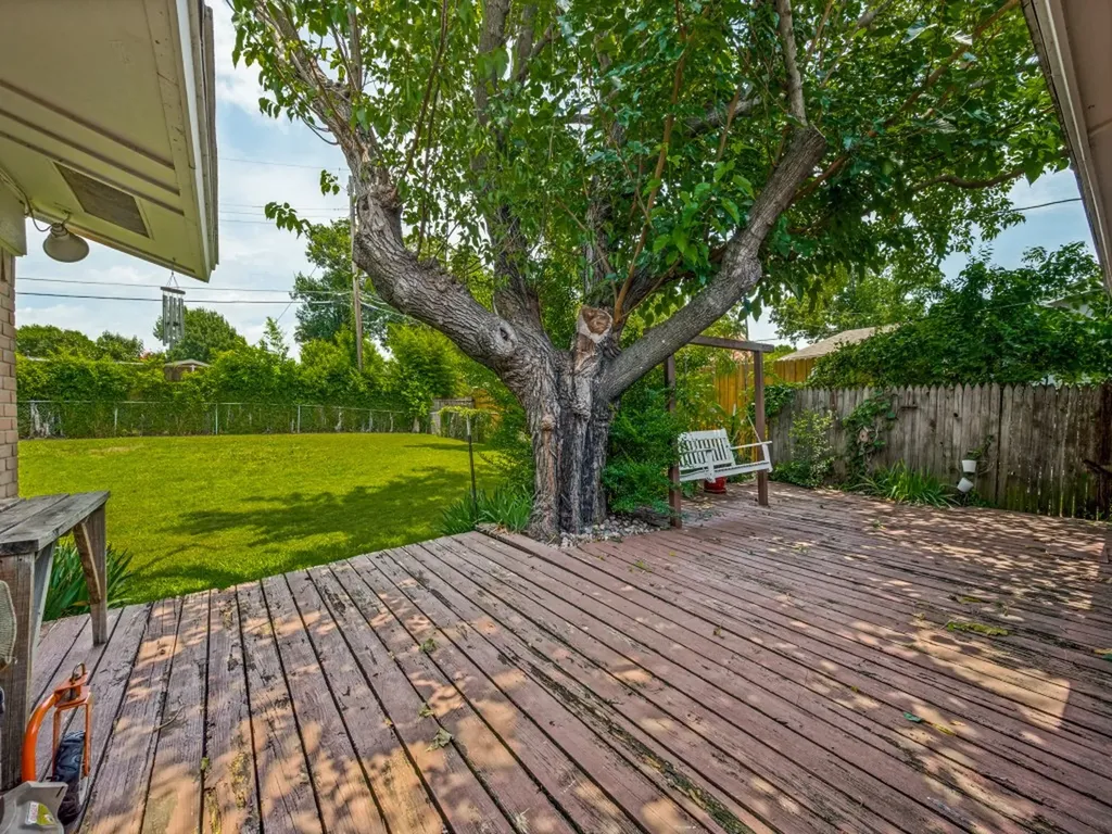 1604 Pleasant Run Road Carrollton TX 75006