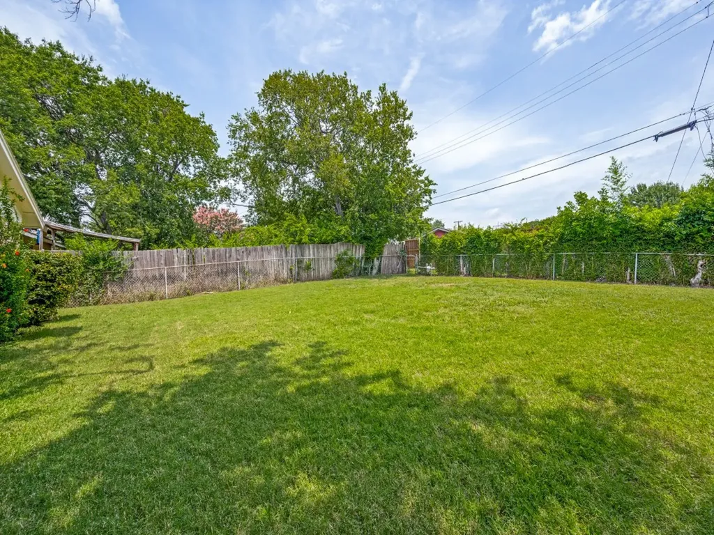 1604 Pleasant Run Road Carrollton TX 75006