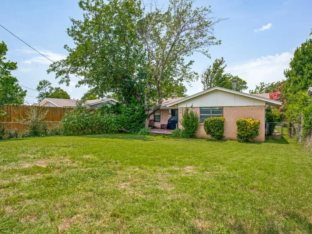 1604 Pleasant Run Road Carrollton TX 75006
