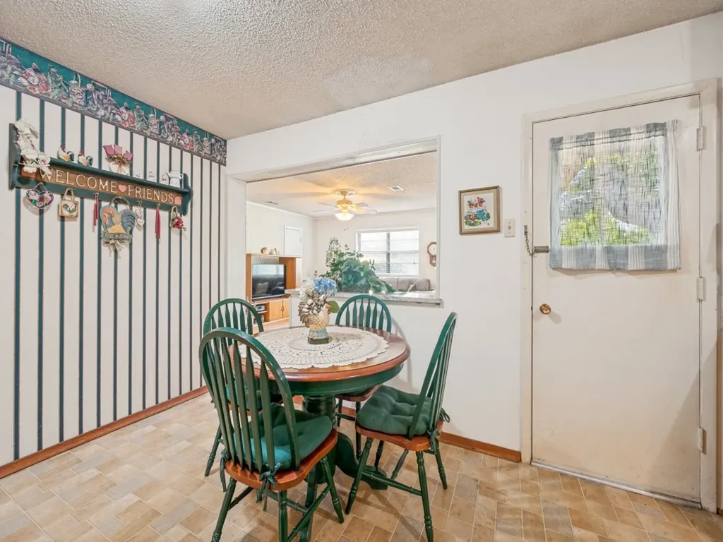 1604 Pleasant Run Road Carrollton TX 75006