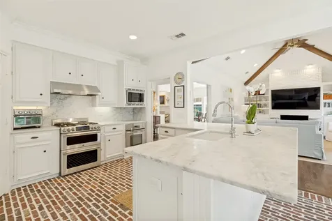 5023 Spyglass Drive Dallas TX 75287