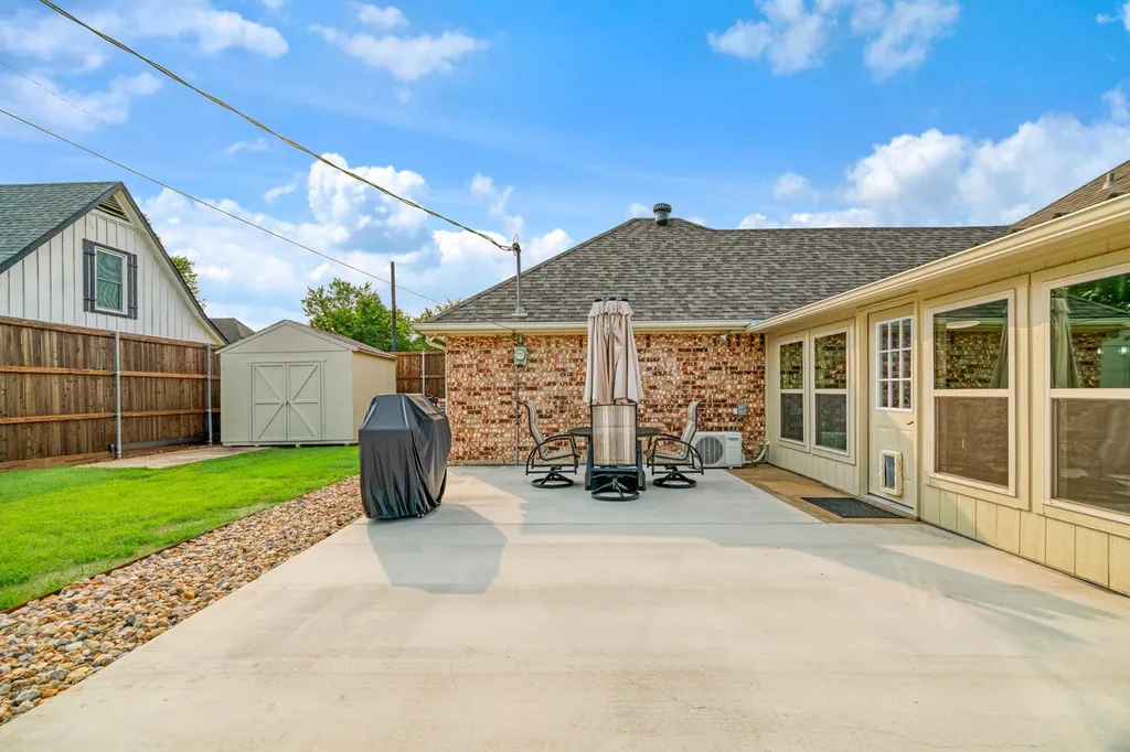 1945 N Collegiate Drive Paris TX 75462