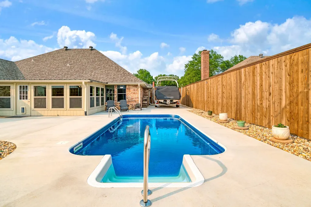 1945 N Collegiate Drive Paris TX 75462
