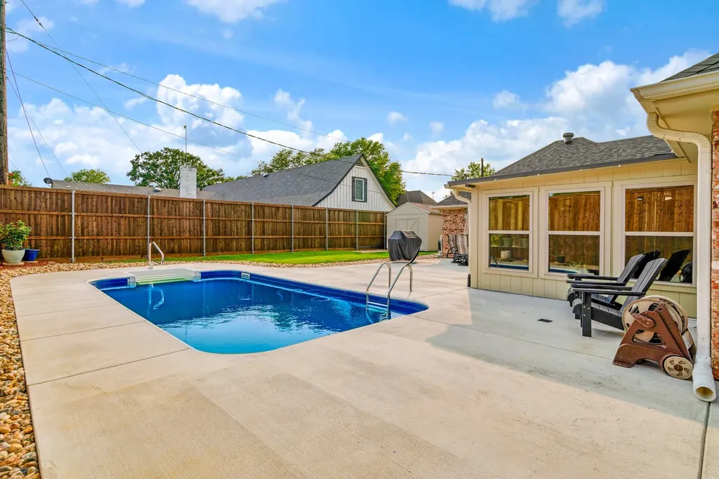 1945 N Collegiate Drive Paris TX 75462