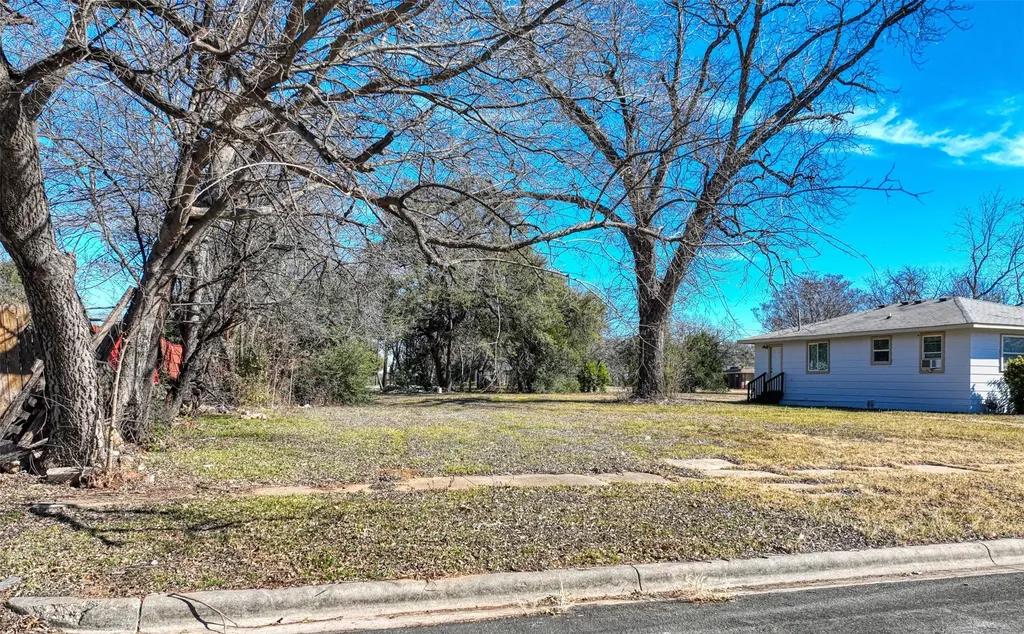 1726 N 6th Street Waco TX 76707