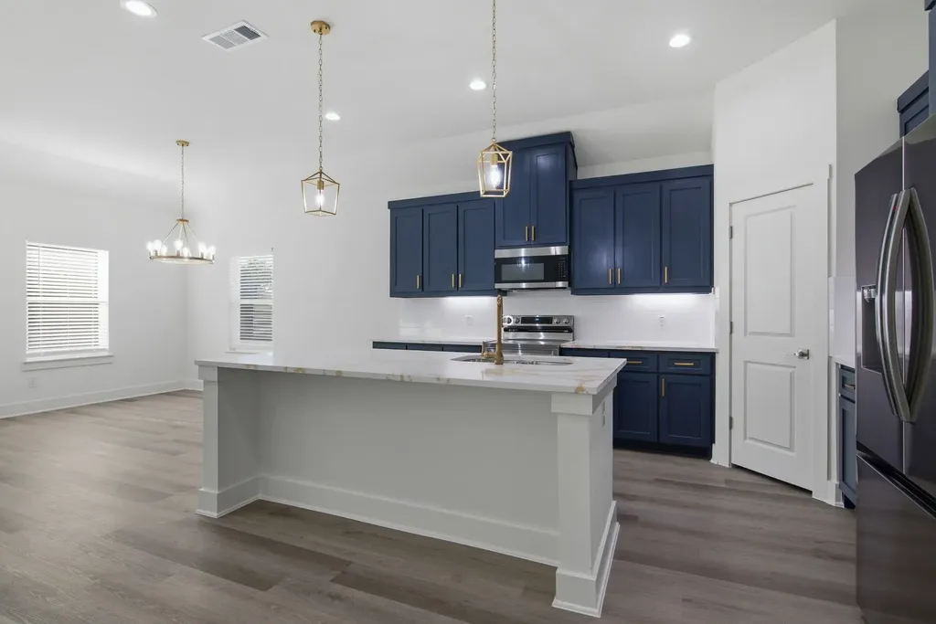 136 Rosemary Azle TX 76020