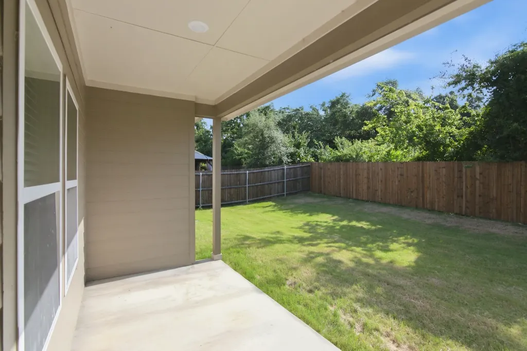 136 Rosemary Azle TX 76020