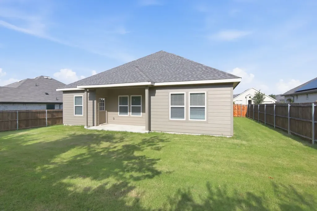 136 Rosemary Azle TX 76020