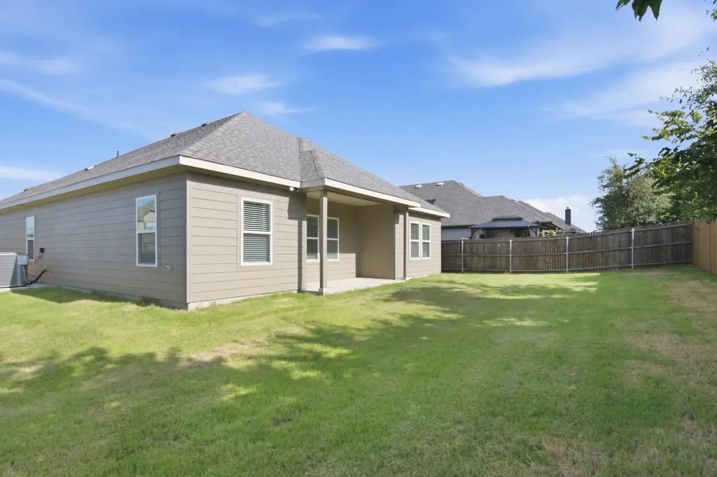 136 Rosemary Azle TX 76020