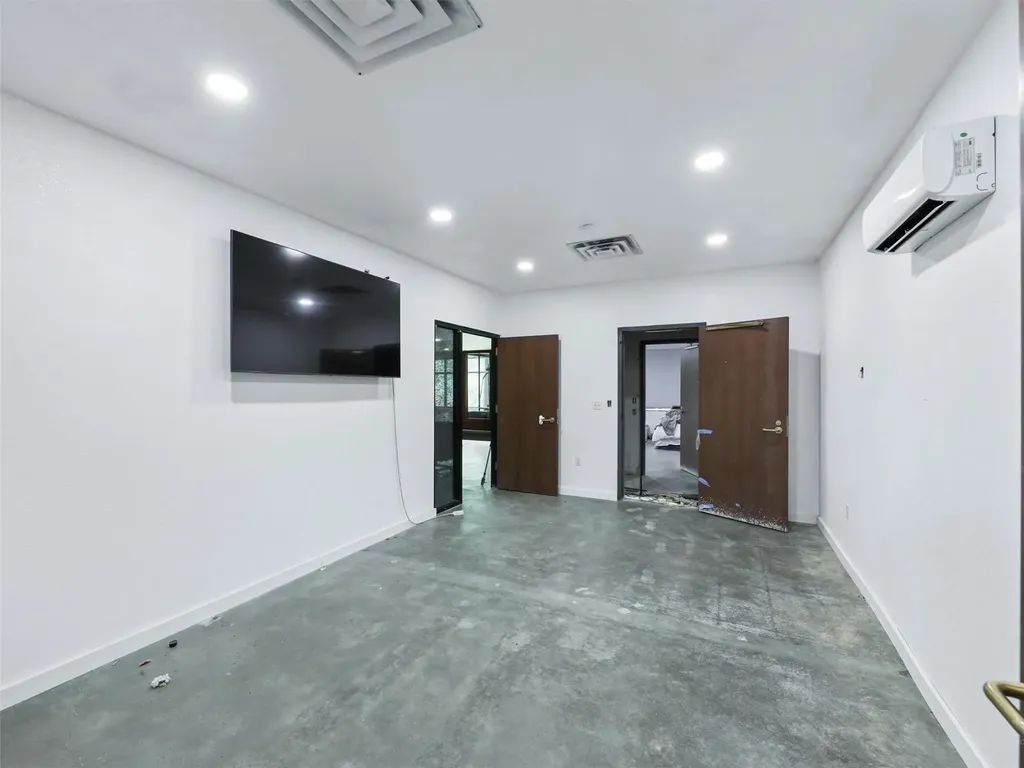 1331 Memorial Drive Denison TX 75020