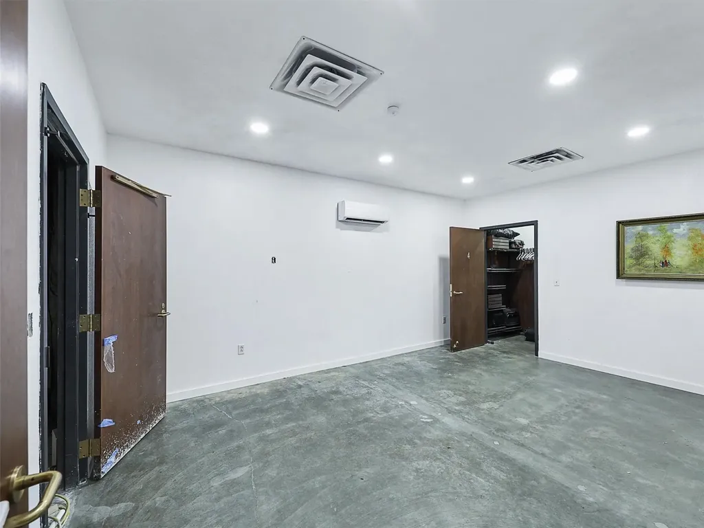1331 Memorial Drive Denison TX 75020