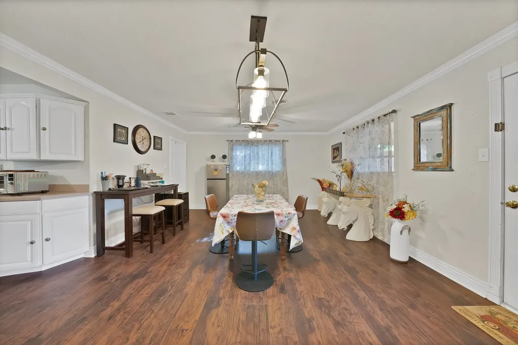 7824 Whitney Drive White Settlement TX 76108