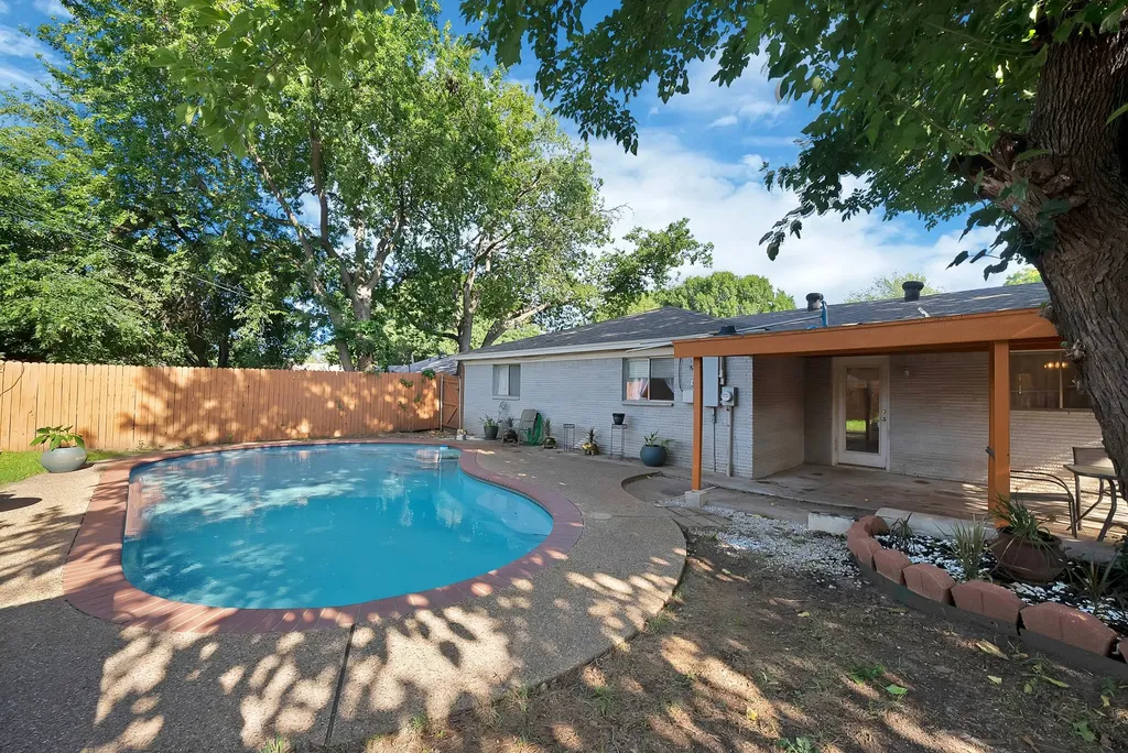 7824 Whitney Drive White Settlement TX 76108