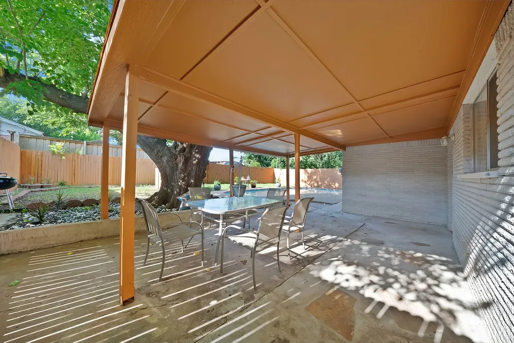 7824 Whitney Drive White Settlement TX 76108