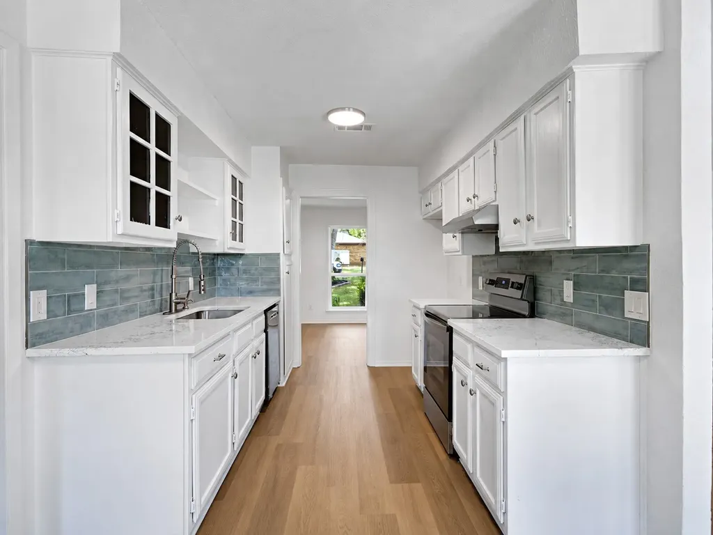 313 High Crest Drive Azle TX 76020