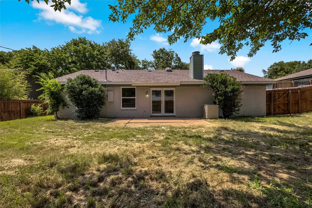 313 High Crest Drive Azle TX 76020
