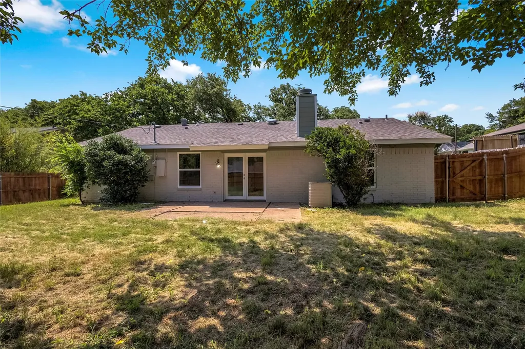 313 High Crest Drive Azle TX 76020