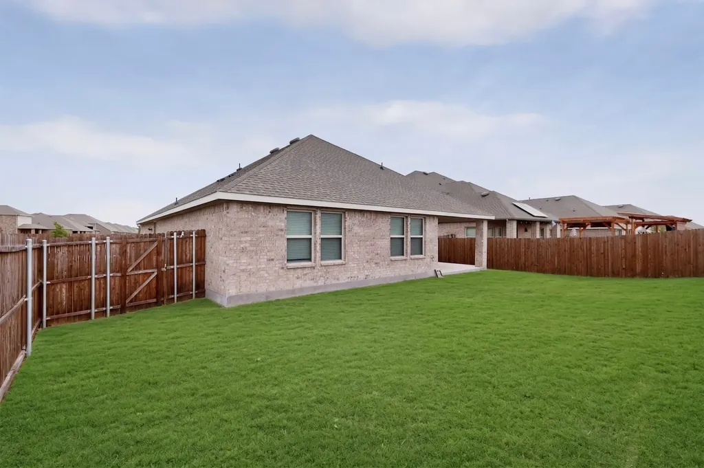 212 Goldfinch Drive Caddo Mills TX 75135