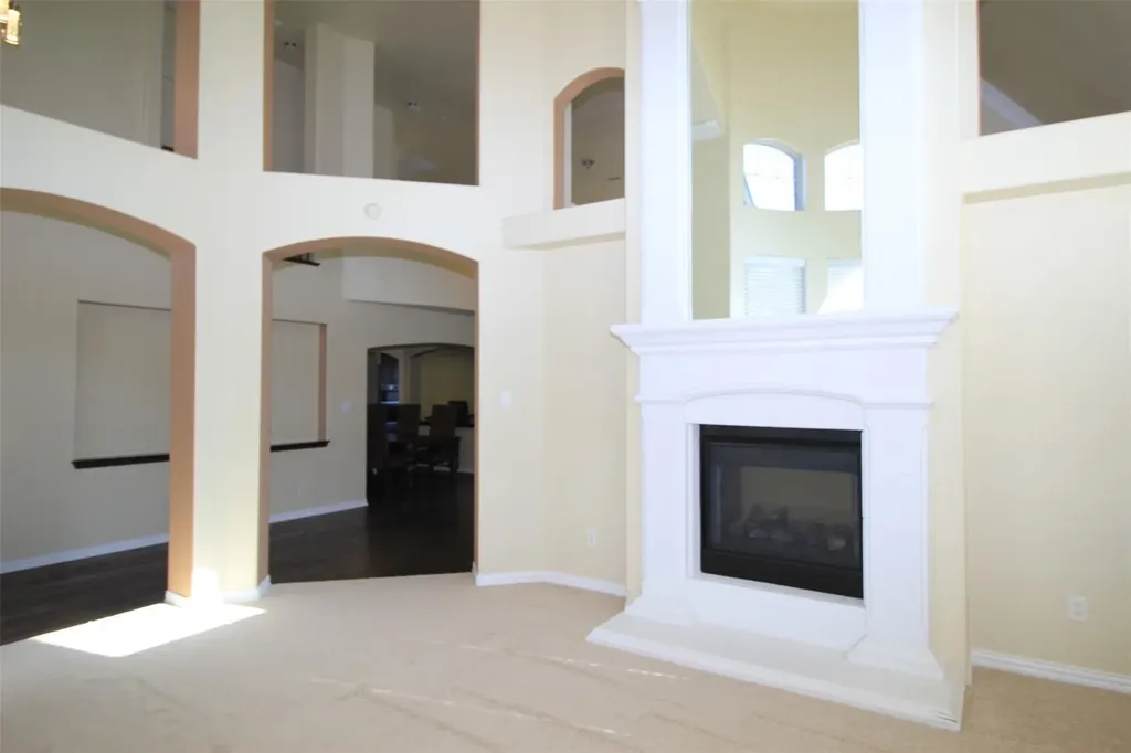 2719 Explorador Grand Prairie TX 75054