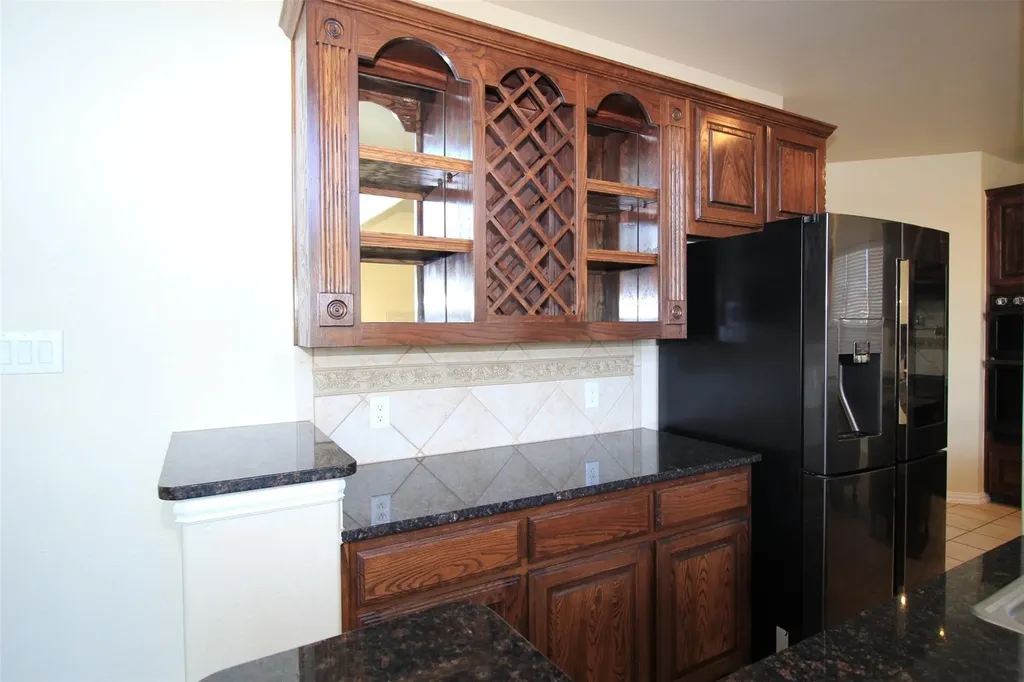 2719 Explorador Grand Prairie TX 75054