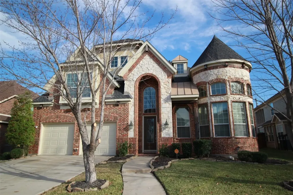 2719 Explorador Grand Prairie TX 75054