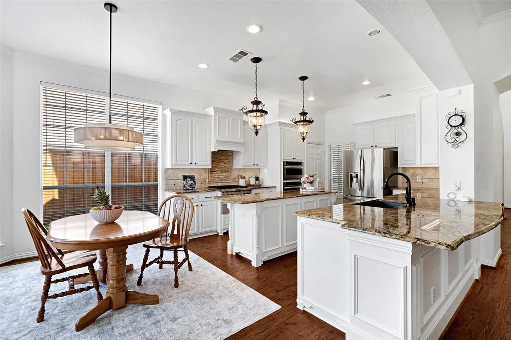 2505 Sir Tristram Lewisville TX 75056