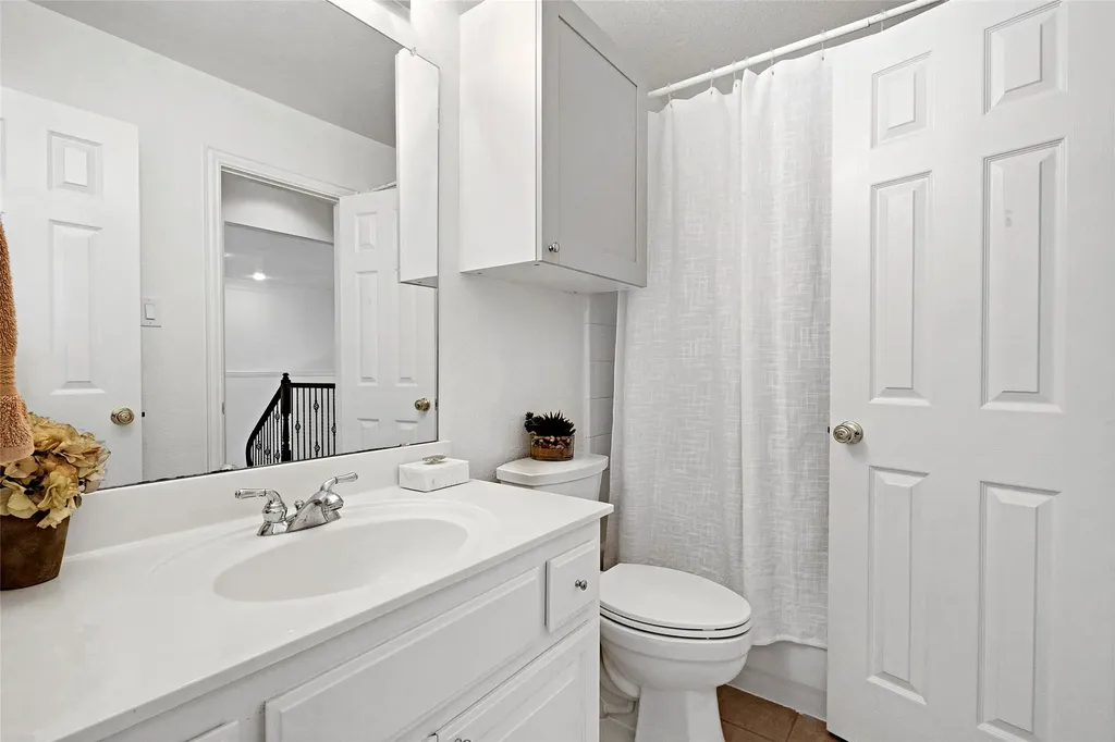 2505 Sir Tristram Lewisville TX 75056