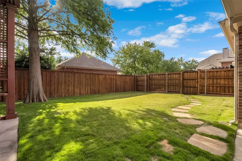 2505 Sir Tristram Lewisville TX 75056