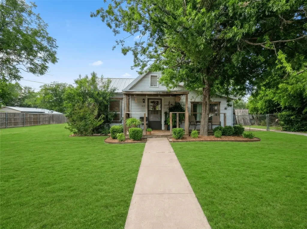 122 W Harris Street Dublin TX 76446