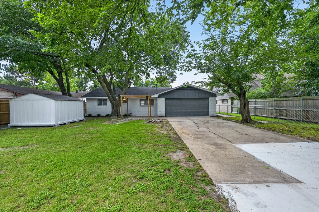 2507 Foxcroft Circle Denton TX 76209