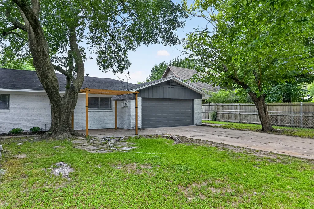 2507 Foxcroft Circle Denton TX 76209