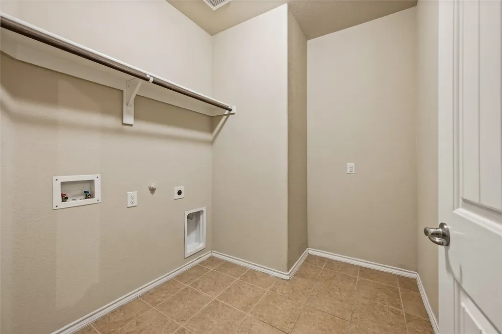 1800 Jacona Trail Fort Worth TX 76131