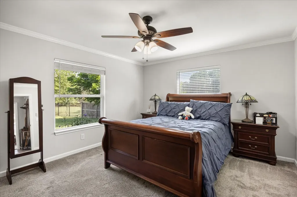 1003 Newell Hudson Oaks TX 76087