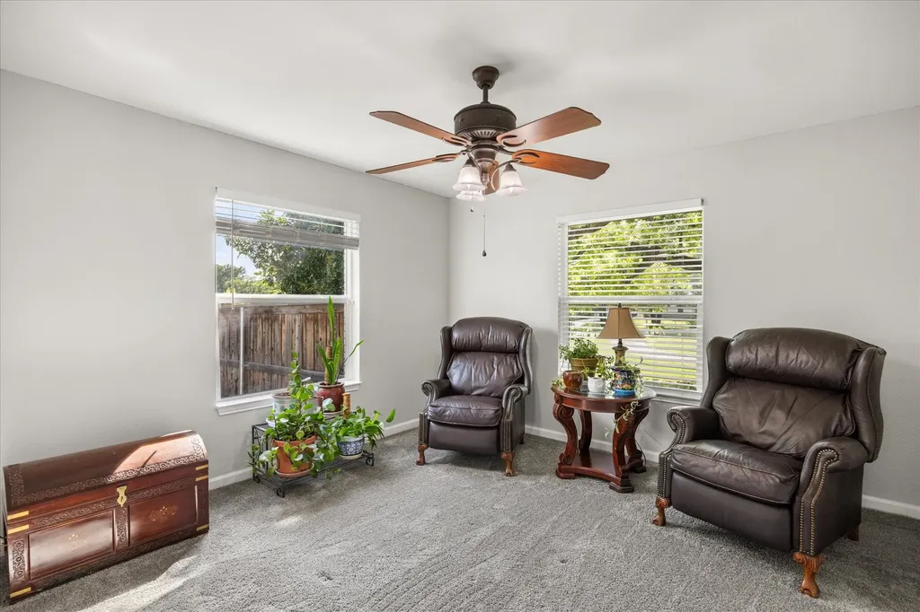 1003 Newell Hudson Oaks TX 76087