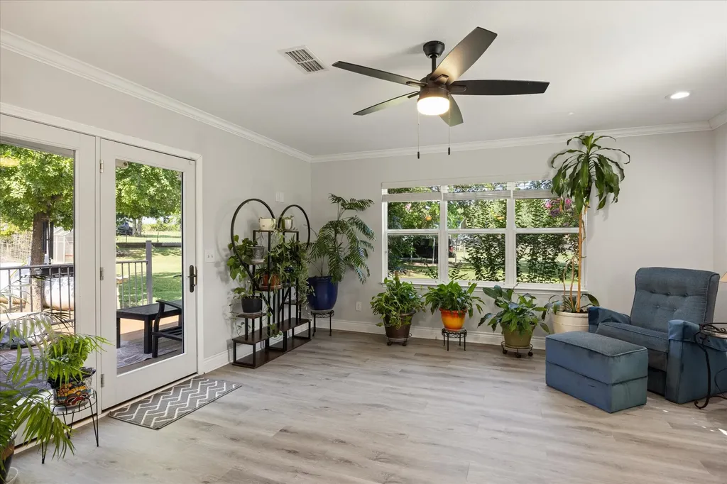 1003 Newell Hudson Oaks TX 76087