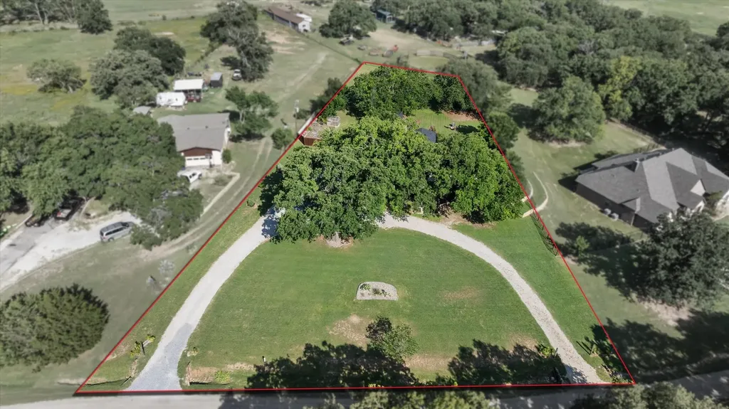 1003 Newell Hudson Oaks TX 76087