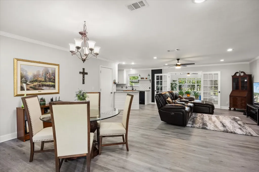 1003 Newell Hudson Oaks TX 76087