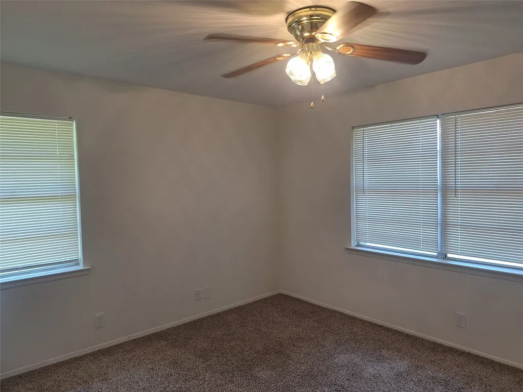 513 Simmons Drive Euless TX 76040