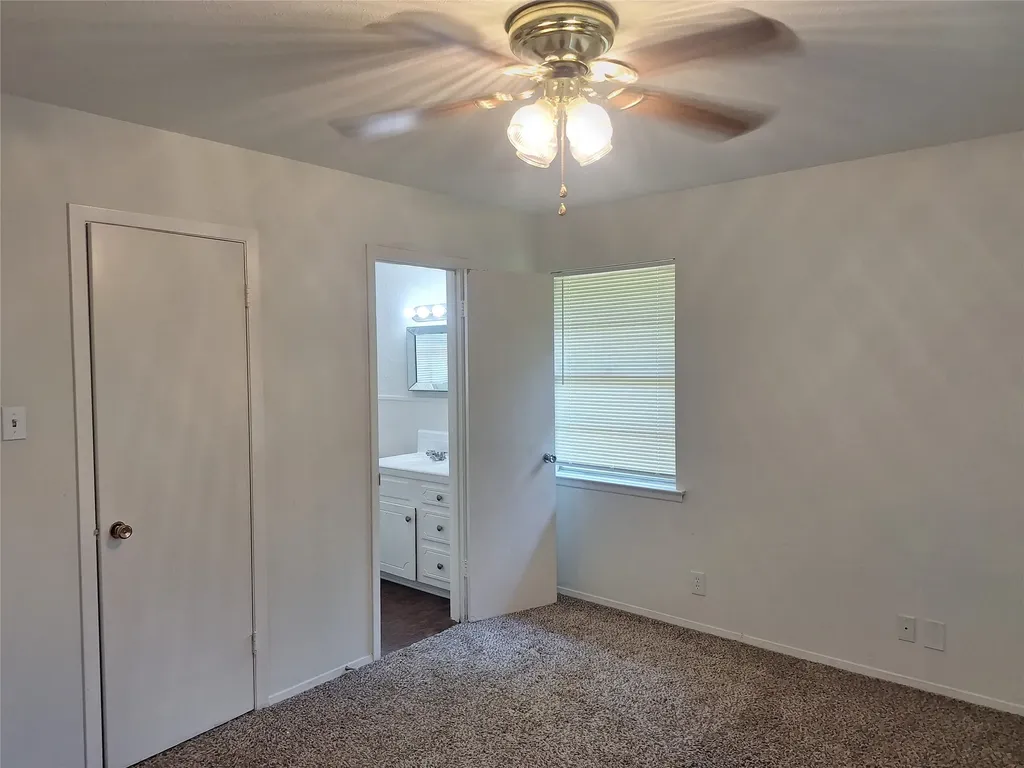 513 Simmons Drive Euless TX 76040