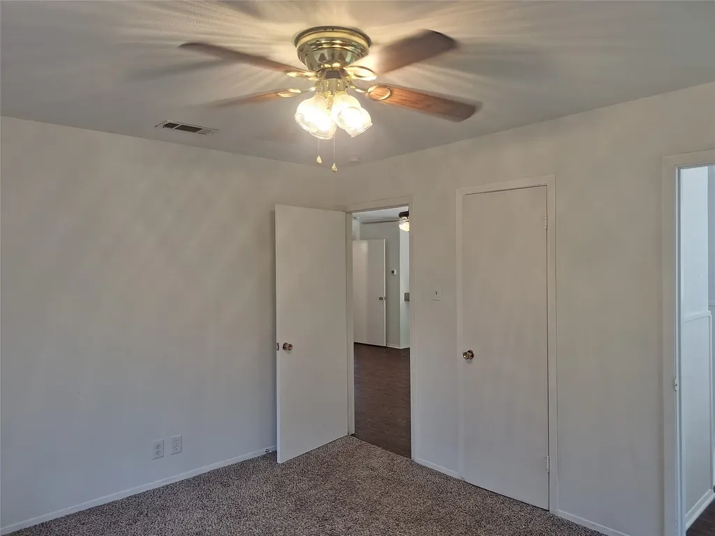 513 Simmons Drive Euless TX 76040