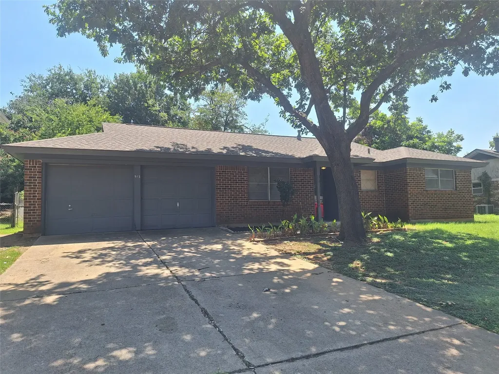 513 Simmons Drive Euless TX 76040